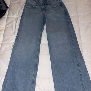 Hollister Low-Rise Baggy jeans
